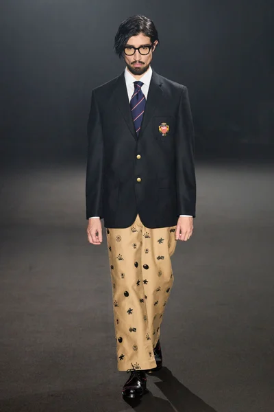 Look 23